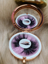 Load image into Gallery viewer, Gold Digger Mink Lashes
